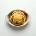 Blumenkohl mit Hackfleischfüllung und Käse überbacken