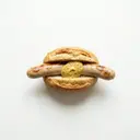 Brühwurst mit Brötchen und Senf