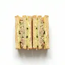 Clubsandwich mit Thunfisch, Gurke, Emmentaler und Mayonnaise