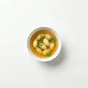 Fleischbrühe mit Grießklößchen