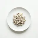 Fleischsalat (Rind) mit Mayonnaise, gestreckt mit saurer Sahne