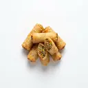 Frühlingsrollen gefüllt mit Gemüse, Schweinefleisch und Krabben, frittiert