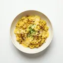 Käsepilaw (Reis mit Zwiebeln und Käse)