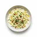 Kohlrabisalat (roh) mit Apfel, Haselnuss und Joghurtmarinade