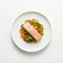 Lachs gedünstet auf Gemüse