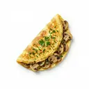 Omelett gebraten, gefüllt mit gedünsteten Champignons