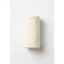 Salzlakenkäse aus Ziegenmilch, mind. 45 % Fett i. Tr.