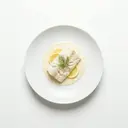 Seelachsfilet gedünstet, in Weißweinsauce von heller/weißer Grundsauce mit Sahne