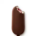 Speiseeis mit Fruchtzubereitung, überzogen mit Schokolade