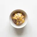 Speiseeis (Nuss, Schoko, Vanille) gemischt, mit Eierlikör