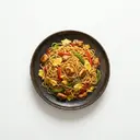 Teigwaren eifrei, gebraten mit Ei, Paprika und Hähnchenfleisch