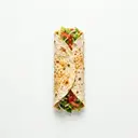 Türkische Pizza (Lahmacun) gefüllt mit Salat und Sauce