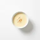 Vanille-Milchkaltschale mit Ei, gebunden mit Stärke