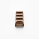 Vollmilchschokoladen-Riegel gefüllt mit Nougatcreme und Waffel