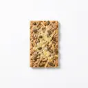 Weizenvollkornknäckebrot mit Ölsamen, Hartkäse und Möhre