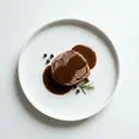 Wildschweinbraten mit Speck und Wildsauce von dunkler/brauner Grundsauce