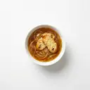 Zwiebelsuppe klar, mit Fleischbrühe