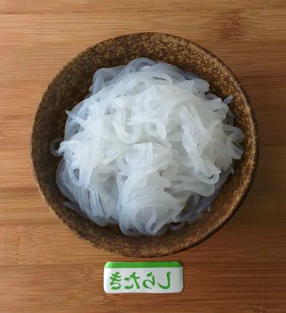 Foto von Japanische Shirataki-Gemüse-Pfanne – fertig angerichtet