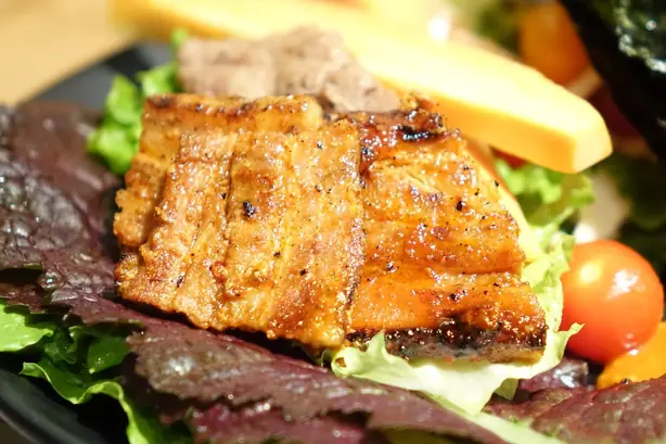 Foto von Klassisches Koreanisches Samgyeopsal – fertig angerichtet