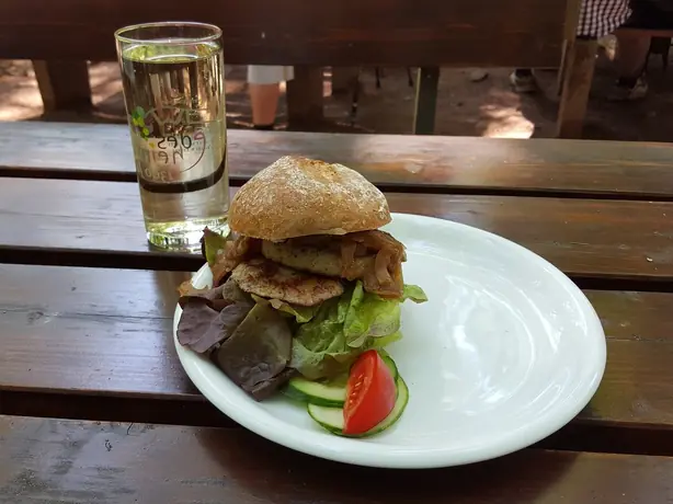 Foto von Pfälzer Saumagen klassisch – fertig angerichtet
