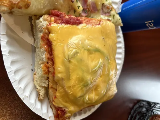 Foto von Altoona-Pizza aus Pennsylvania – fertig angerichtet