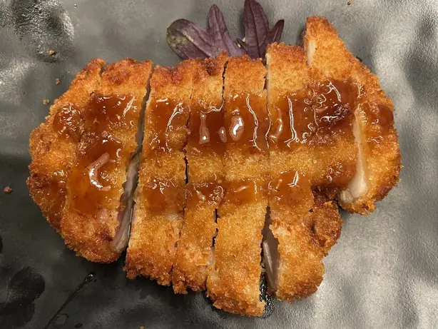 Foto von Japanisches Chicken Katsu klassisch – fertig angerichtet