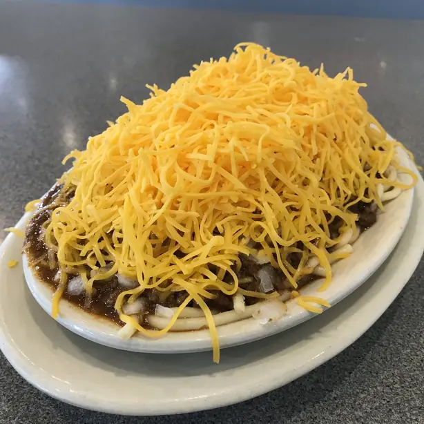 Foto von Original Cincinnati Chili Five-Way – fertig angerichtet