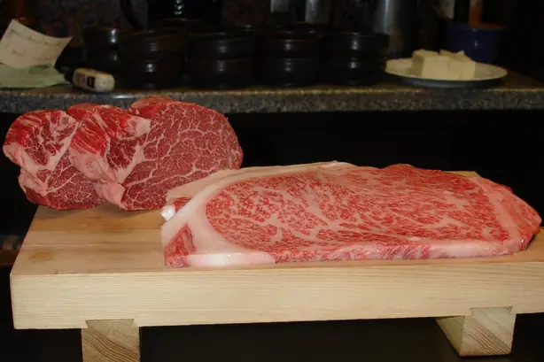 Foto von Klassisches Kobe Rind Steak – fertig angerichtet