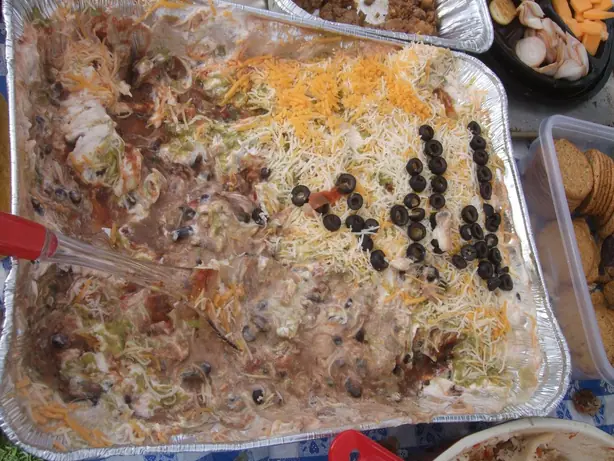 Foto von Rauchiger Schwarzer-Bohnen-Dip – fertig angerichtet