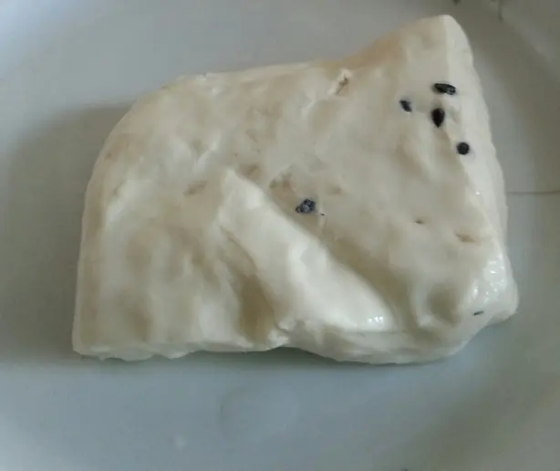 Foto von Palästinensisches Musakhan Hähnchen – fertig angerichtet