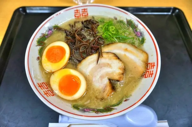 Foto von Dampfgekochte hartgekochte Eier – fertig angerichtet