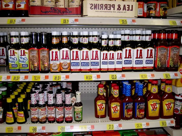 Foto von Hausgemachte Steak-Sauce nach A.1. Art – fertig angerichtet