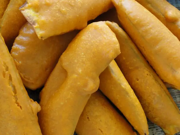 Foto von Indische Zwiebel-Bhaji frittiert – fertig angerichtet