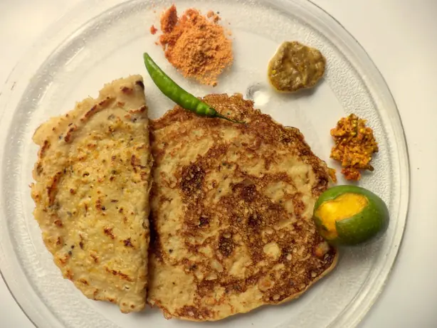 Foto von Südindische Dosa Klassisch – fertig angerichtet