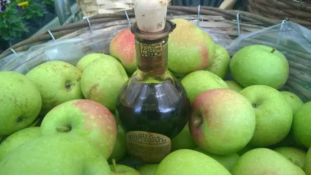 Foto von Emilianische Gebackene Campanina Äpfel – fertig angerichtet