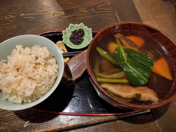 Ainu Set Meal – Foto: Jpatokal (CC BY-SA 4.0)