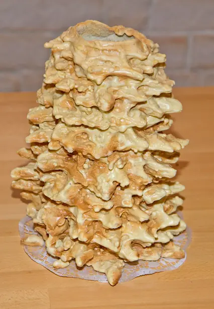 Foto von Litauischer Baumkuchen Šakotis (2) – fertig angerichtet