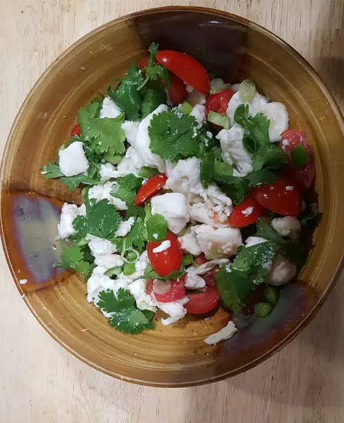 Foto von Klassische Peruanische Ceviche – fertig angerichtet