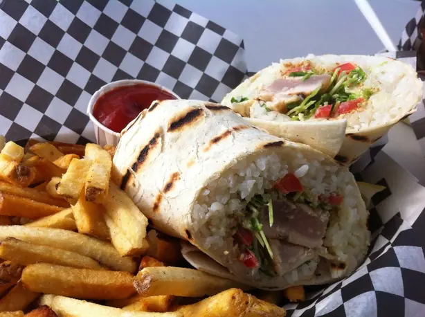 Albacore tuna rice wrap (7000531264) – Foto: Jen Arrr (CC BY-SA 2.0)