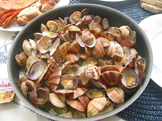 Foto von Klassische Portugiesische Caldo Verde – fertig angerichtet