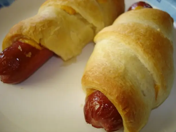 Foto von Klassische Würstchen im Schlafrock – fertig angerichtet