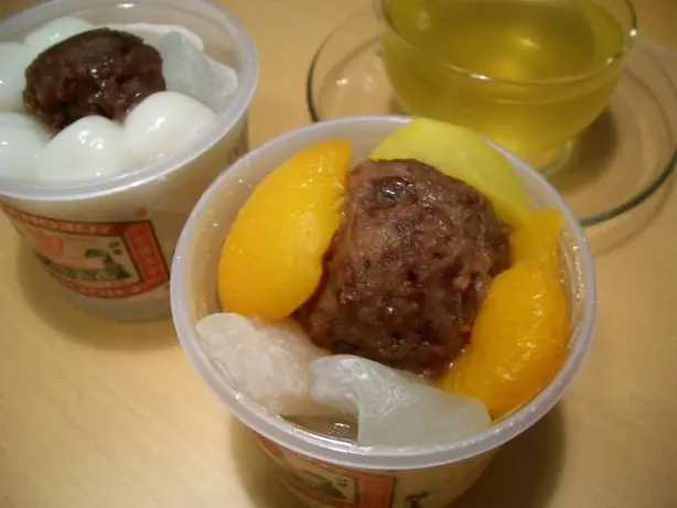 Foto von Klassisches Japanisches Anmitsu – fertig angerichtet