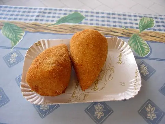 Foto von Sizilianische Arancini al Ragù – fertig angerichtet