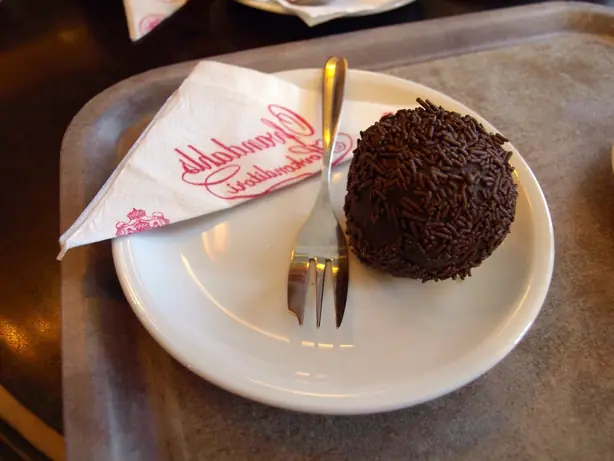 Foto von Schwedische Arraksbulle Rumkugeln – fertig angerichtet