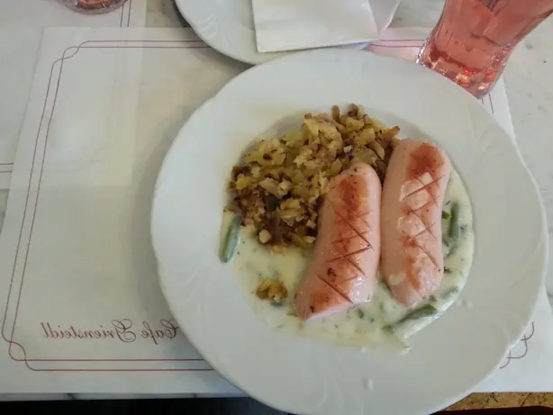 Foto von Gebratene Augsburger Wurst – fertig angerichtet