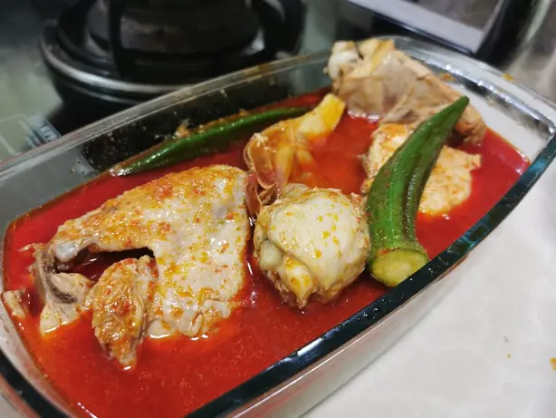 Ayam Asam Pedas – Foto: Mdsheth1986 (CC BY-SA 4.0)