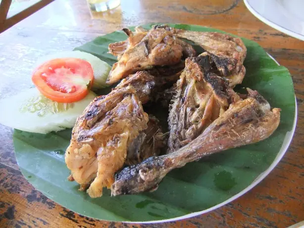 Ayam bakar khas Taliwang 2 – Foto: Midori (CC BY 3.0)