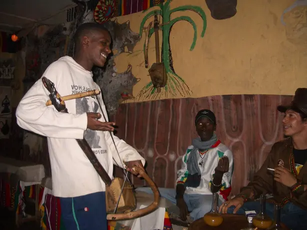 Foto von Äthiopischer Honigwein Tej klassisch – fertig angerichtet