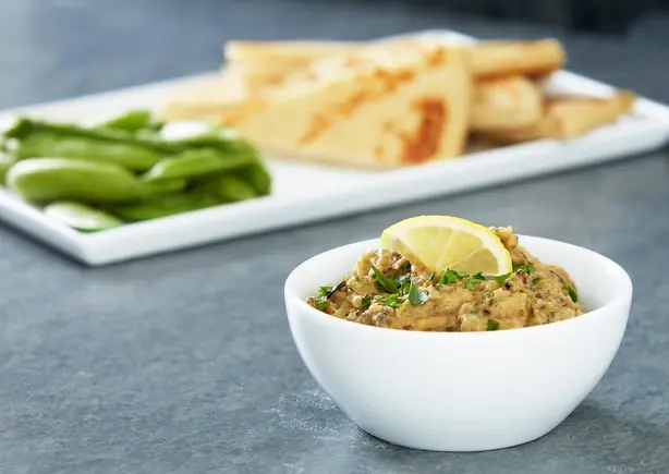 Foto von Levantinisches Baba Ghanoush – fertig angerichtet