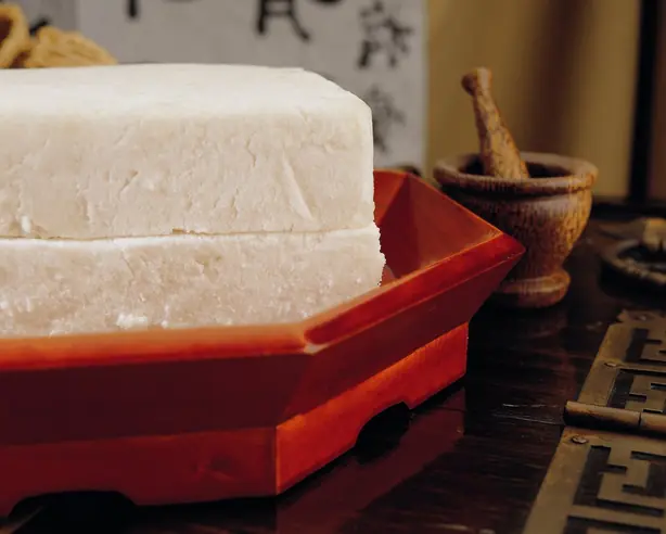 Foto von Koreanischer Reiskuchen Baekseolgi – fertig angerichtet